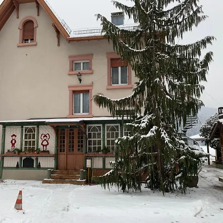 Проживание в семье Gentiane 2 A 3 Personnes Wifi Sdb Partagee Сент-Амарен