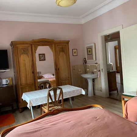 Проживание в семье Gentiane 2 A 3 Personnes Wifi Sdb Partagee